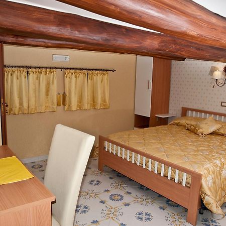 Olimpo Degli Dei Bed & Breakfast Napoli Ngoại thất bức ảnh