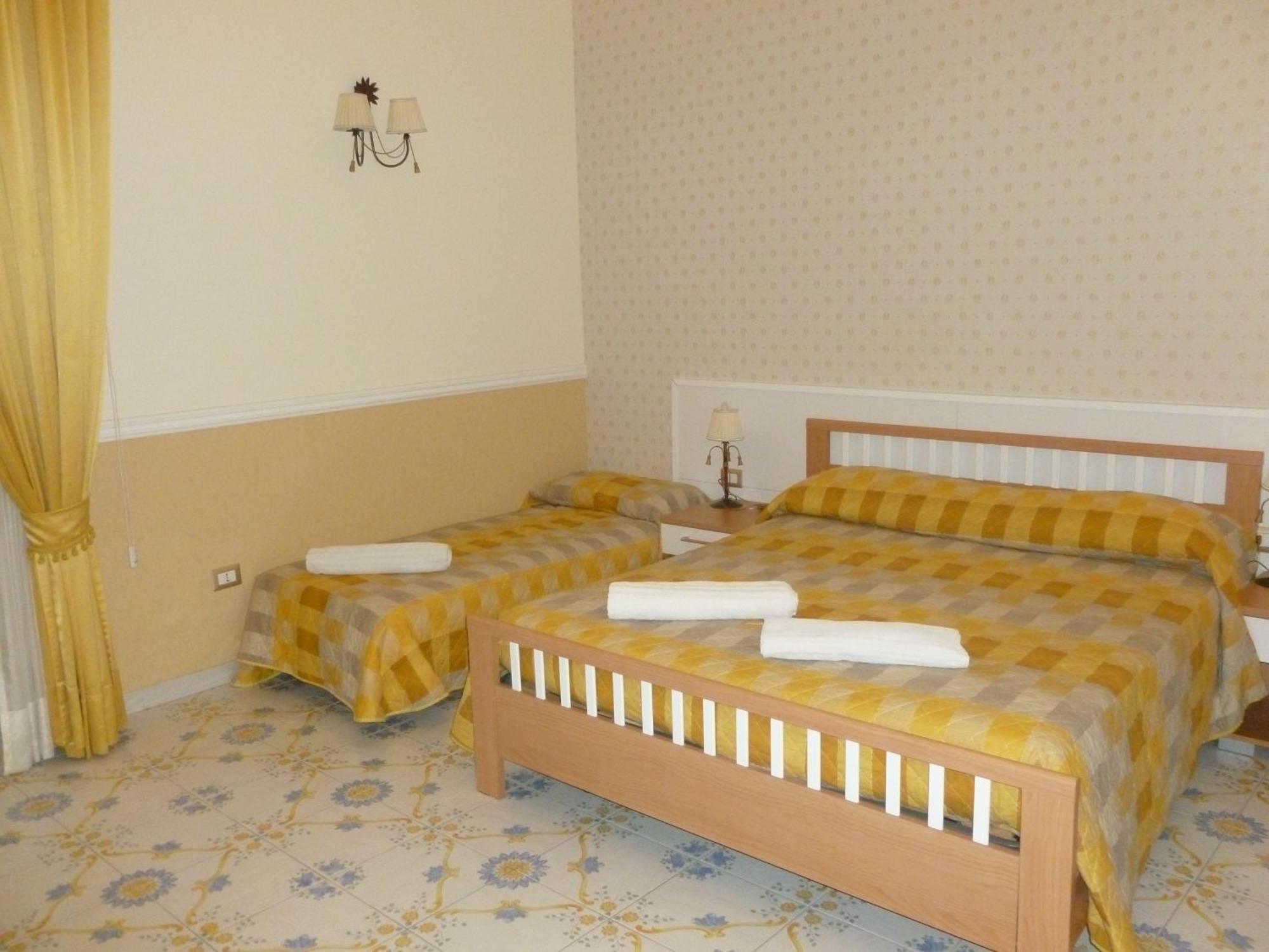 Olimpo Degli Dei Bed & Breakfast Napoli Phòng bức ảnh